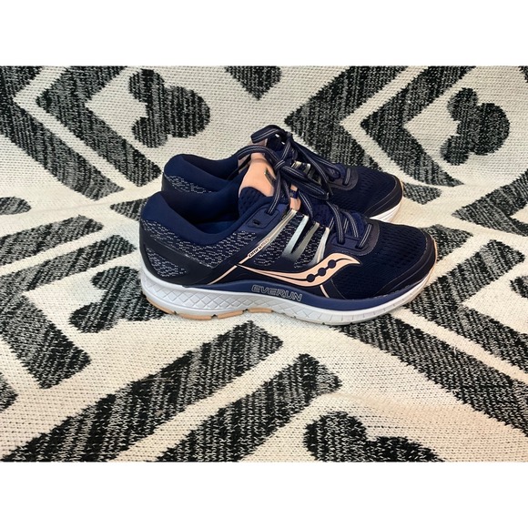 Saucony Women’s Omni ISO Sneakers Size 7.5